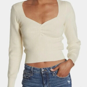 Astr cream long sleeve sweetheart neck sweater Size XL